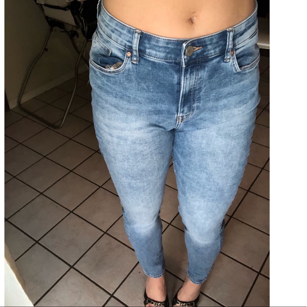 H&M skinny jeans size 8 women’s. Worn twice!